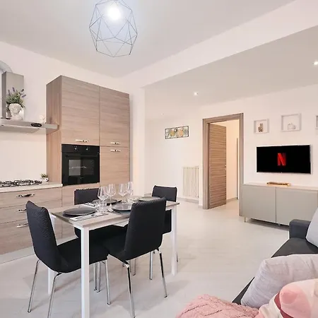 5 Fco Modern & Spacious, Free Parking Apartamento