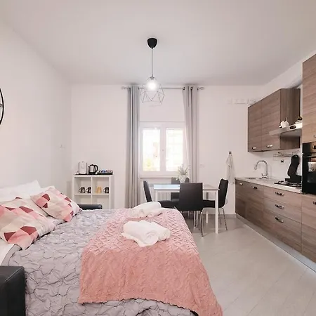 5 Fco Modern & Spacious, Free Parking