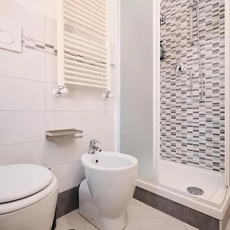 Apartment 5 Fco Modern & Spacious, Free Parking Fiumicino