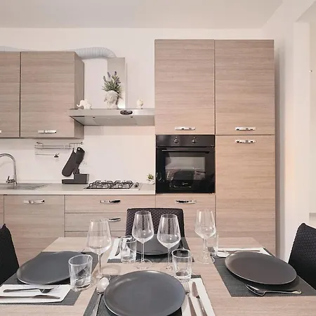 5 Fco Modern & Spacious, Free Parking Apartamento